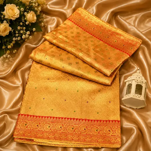 [54017001HU64C2] Elegant Gold Banarasi Silk Saree with Red Zari Border and Traditional Woven Butta