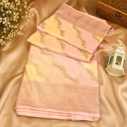 [74209001HG05B7] Elegant Baby Pink Banarasi Silk Saree with Silver Zari Floral Weave & Traditional Woven Border 