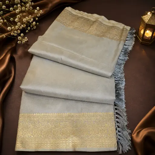 [05609002XR02D0] Elegant Silver Grey Soft Silk Saree with Gold Zari Border & Tassels