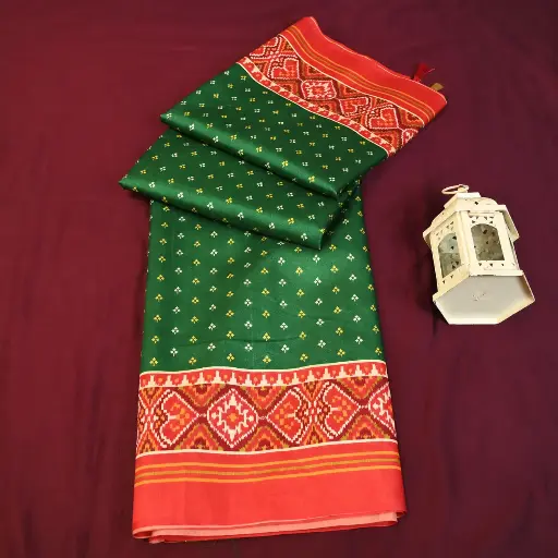 [53917001SH59A9] Bottle Green Saree with Red Ikat Border, Small Buti Print